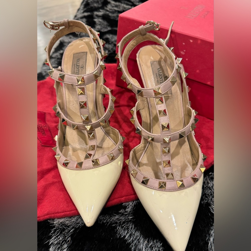 Valentino size 40 studs heels
